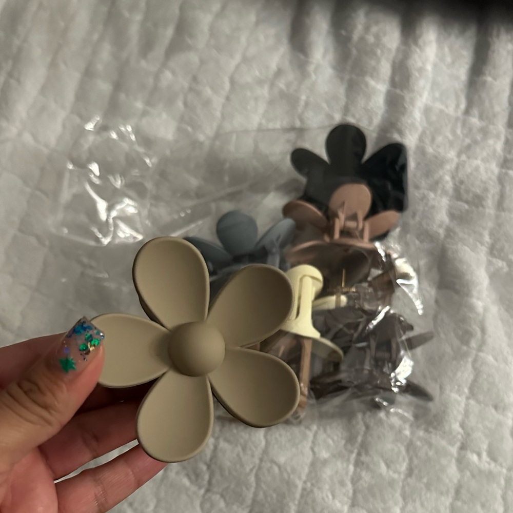 8pcs Matte Color Flower Hair Claw Clip - Picture 3 of 7